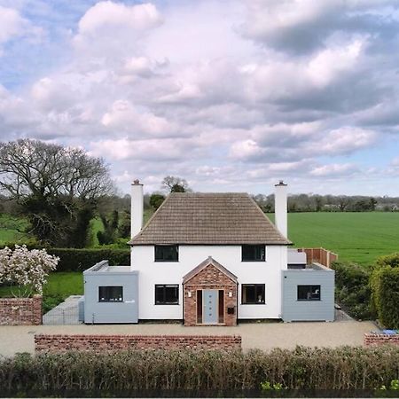 Covehithe House-Coastal Luxury- Sleeps 12-With Huge Swimspa! Wrentham Exterior foto