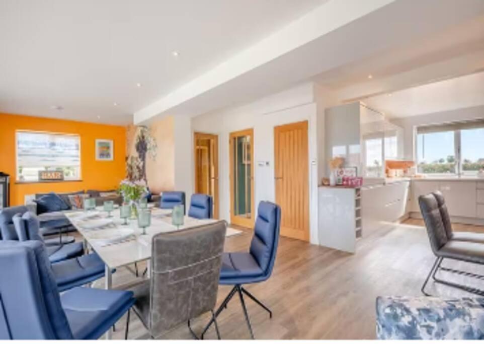 Covehithe House-Coastal Luxury- Sleeps 12-With Huge Swimspa! Wrentham Exterior foto